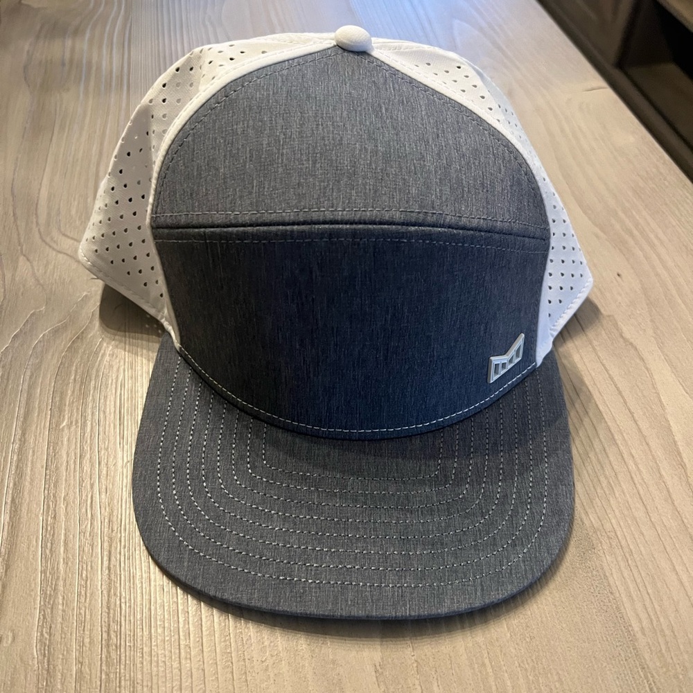 Melin Trenches Hat (XL-60cm) NWOT